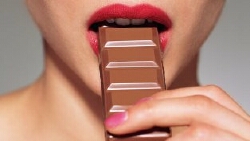 Польза шоколада для женского организма несомненна