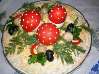 Винегрет с рыбой под соусом из горчицы диетический новогодний салат на 2015 год 
